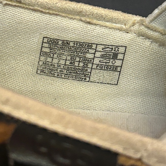 UGG Alameda Spotty Slip on Leopard Sneakers Size 9 - Picture 8 of 10